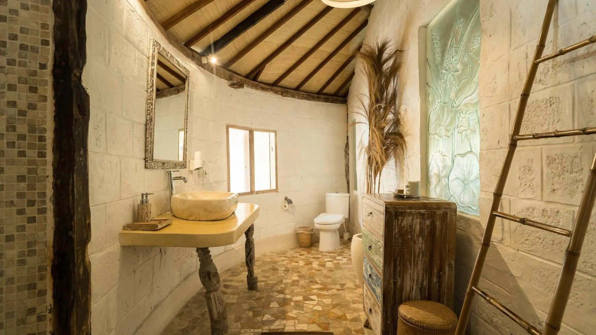La Joya Biu Biu Resort Джимбаран Индонезия